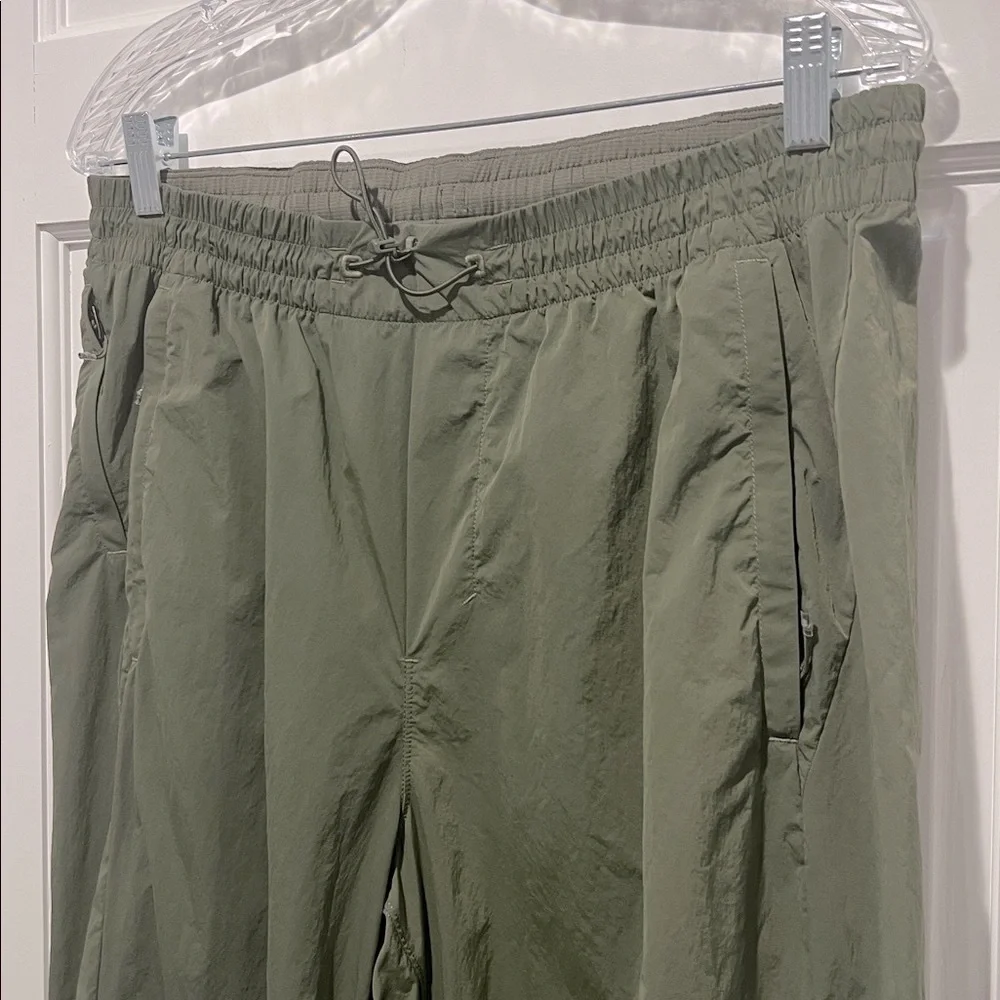 Lululemon Evergreen Jogger Men’s Medium Olive Green Large Track Pants Joggers